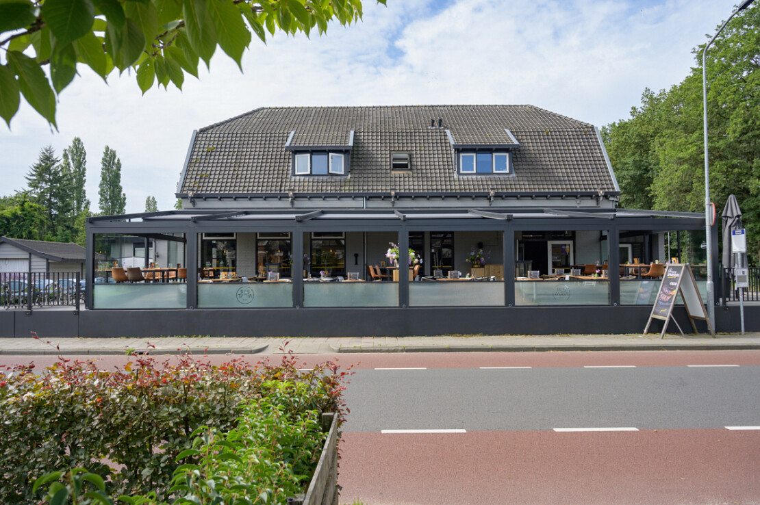698_terrasoverkapping_horeca_vouwdak_DeVos_LR_2150_2